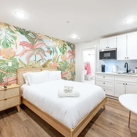 Pastel Tropics Studio Apartment Galveston Exterior photo
